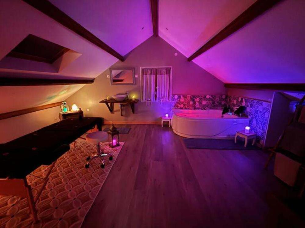 Ecrin D' Amour Suite Romantique Avec Jacuzzi Castels Eksteriør bilde